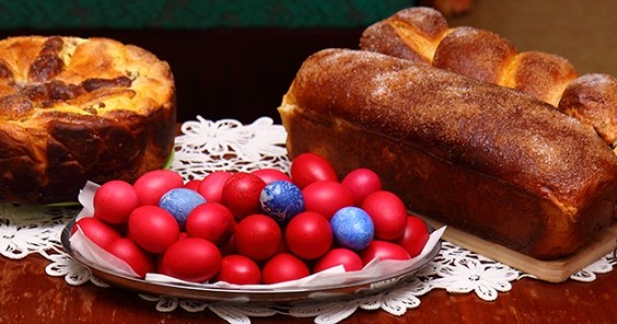 824_Moldovan_easter_cake_with_eggs-730x296